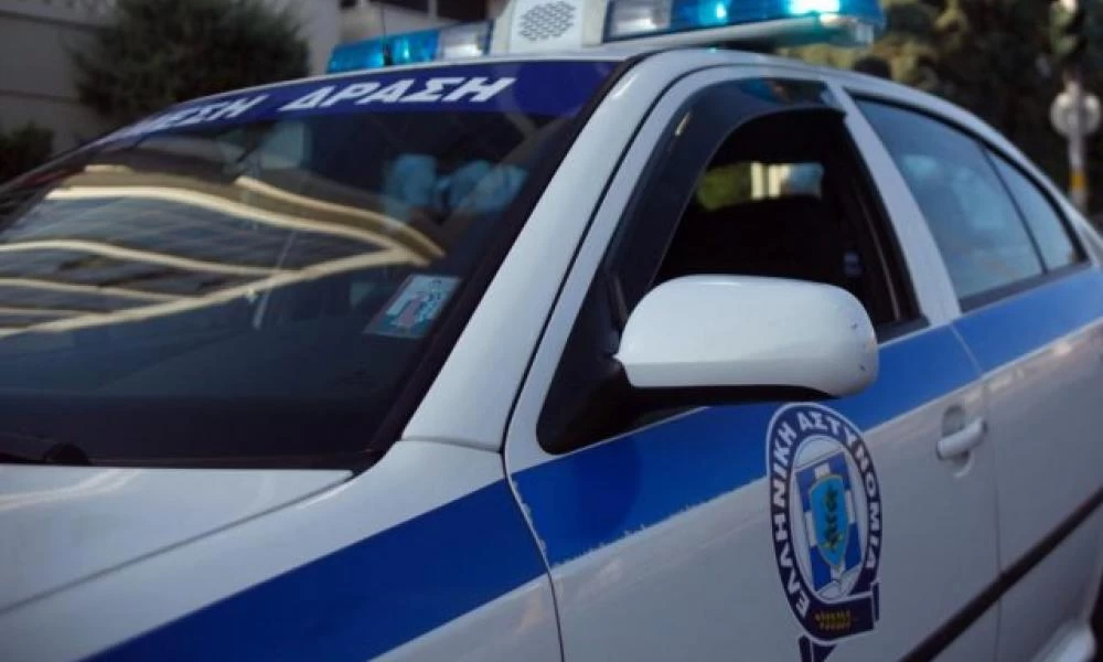 Θρίλερ στη Νίκαια: Εντοπίστηκε νεκρός άνδρας μέσα σε αμάξι